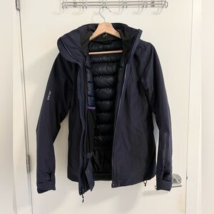 Women’s Arc’teryx Ski/Snowboard Jacket in Black Sapphire - Size S
